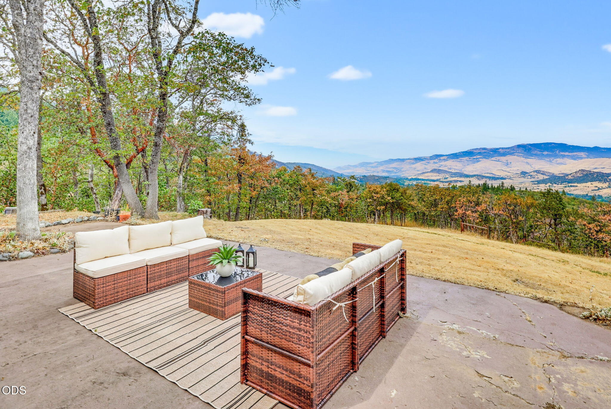 2590 Siskiyou Highway