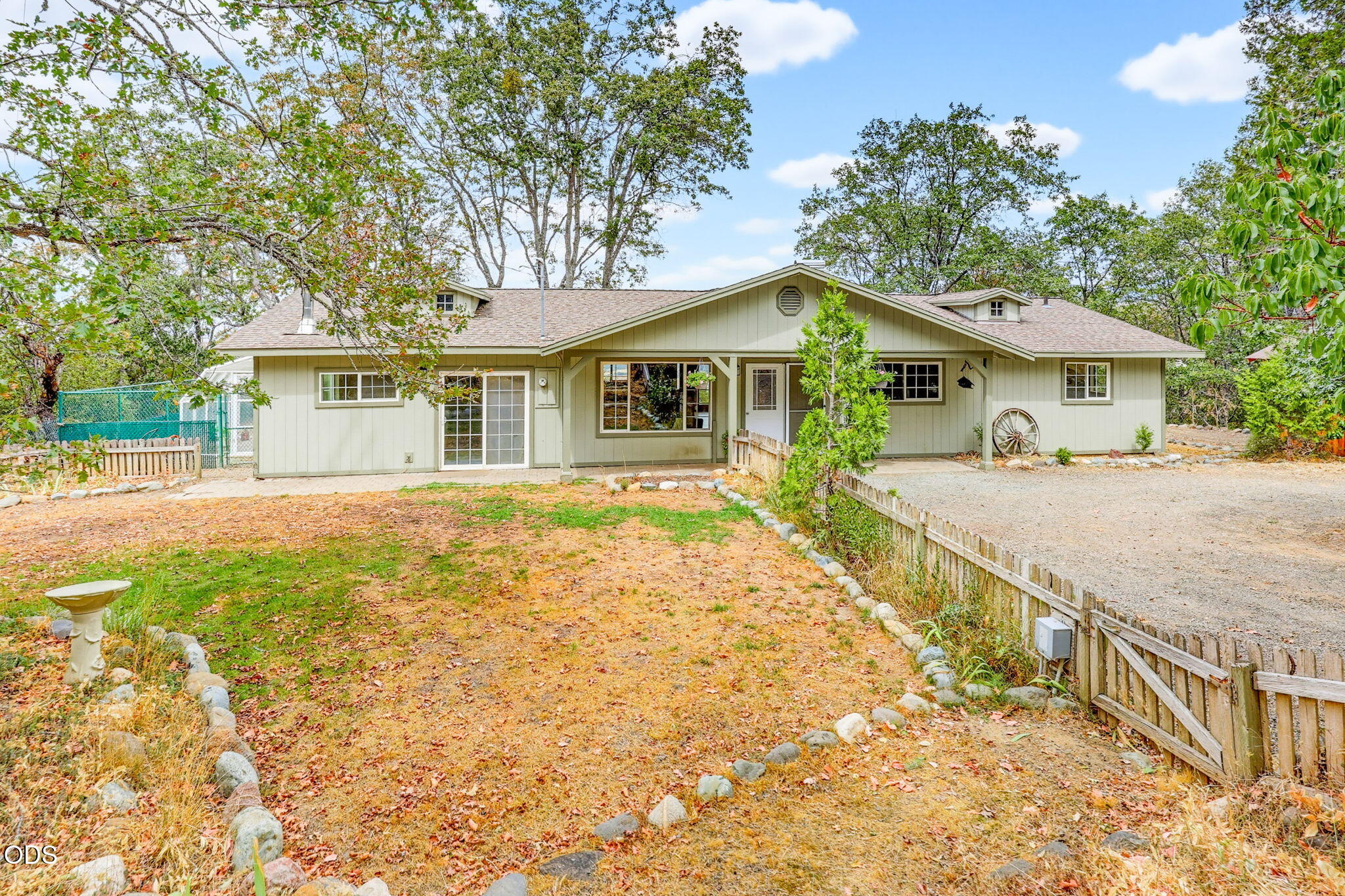 2590 Siskiyou Highway