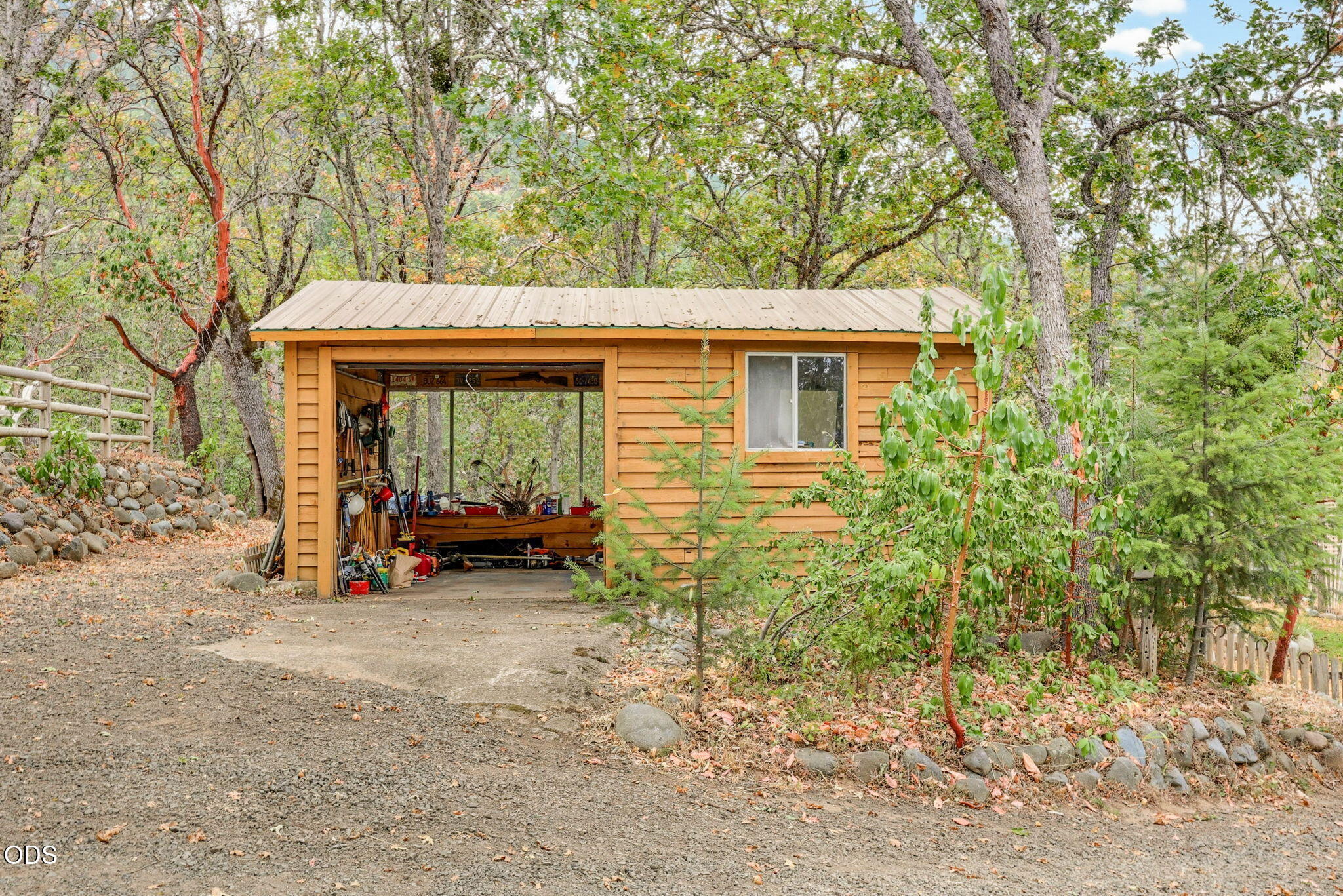 2590 Siskiyou Highway