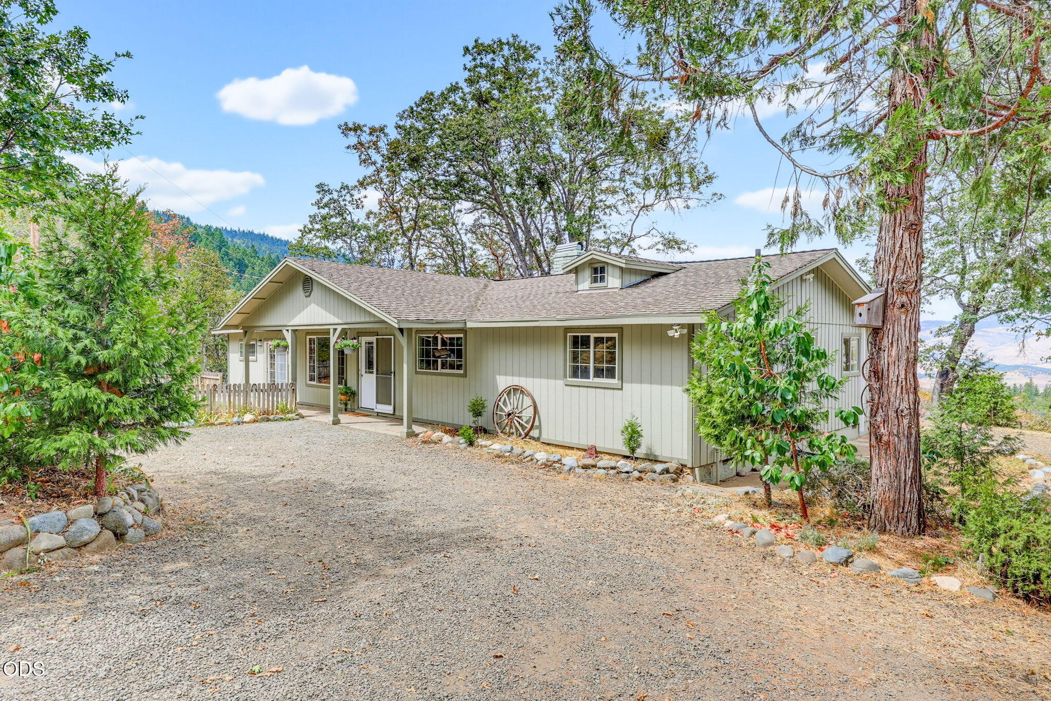 2590 Siskiyou Highway