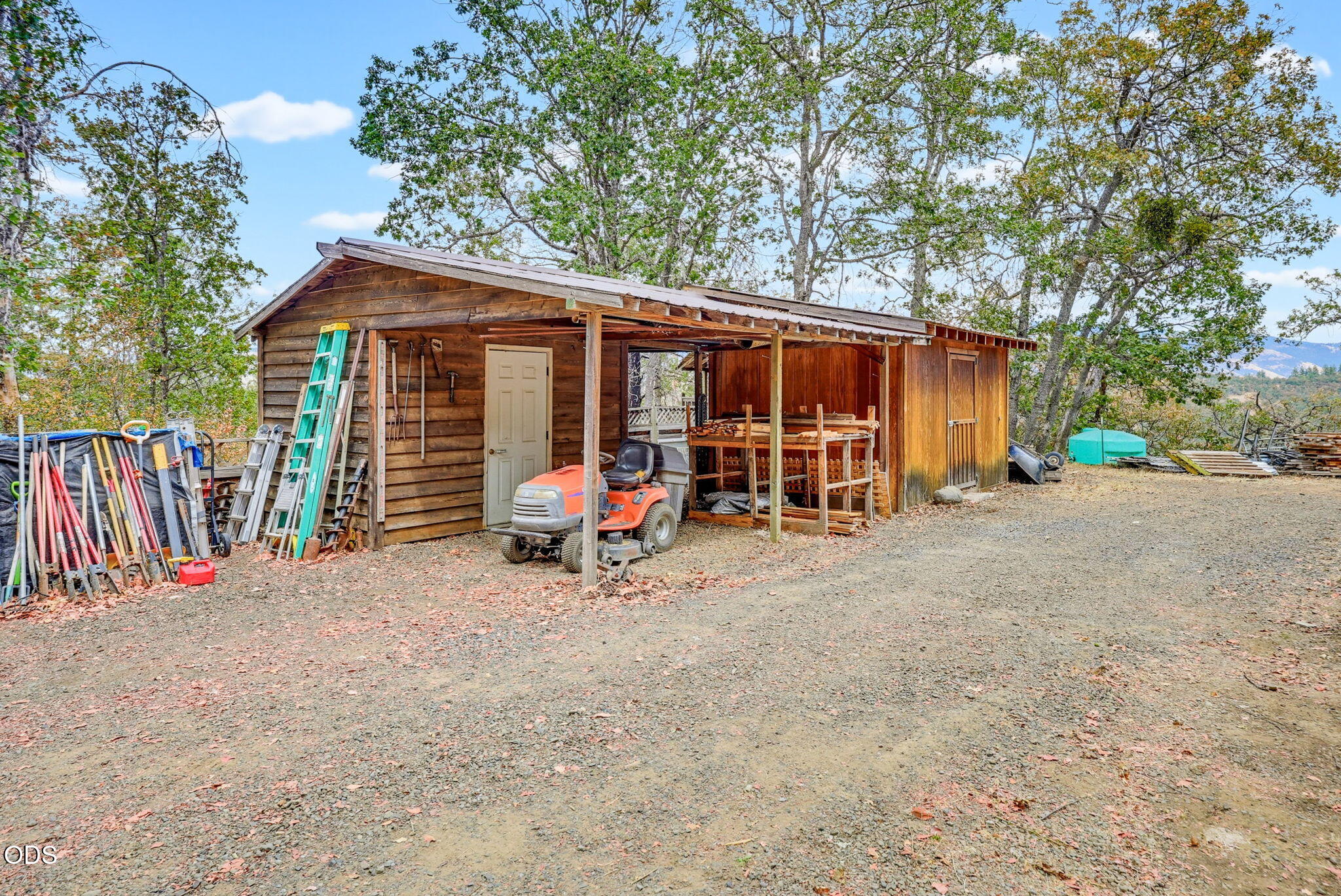 2590 Siskiyou Highway