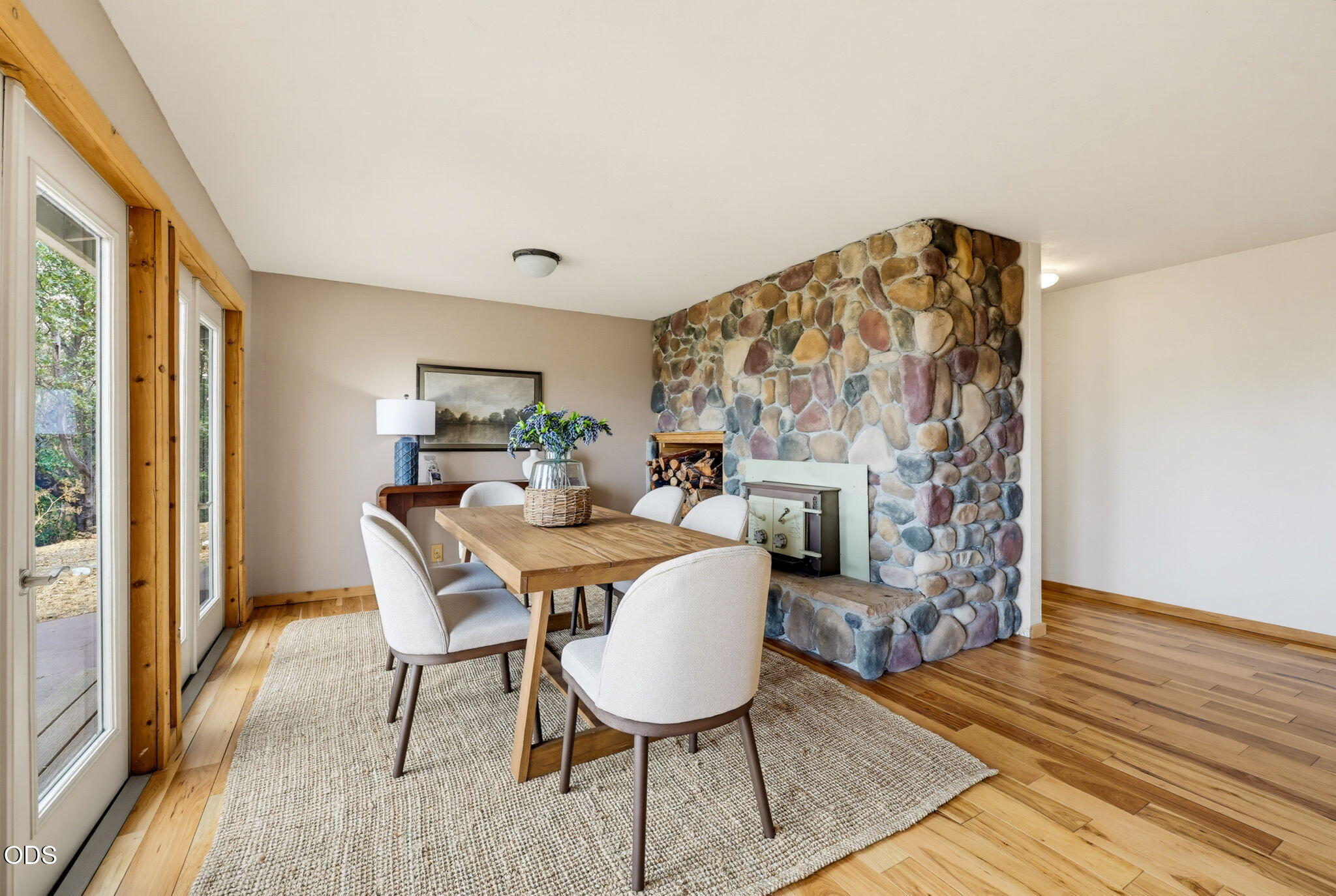 2590 Siskiyou Highway