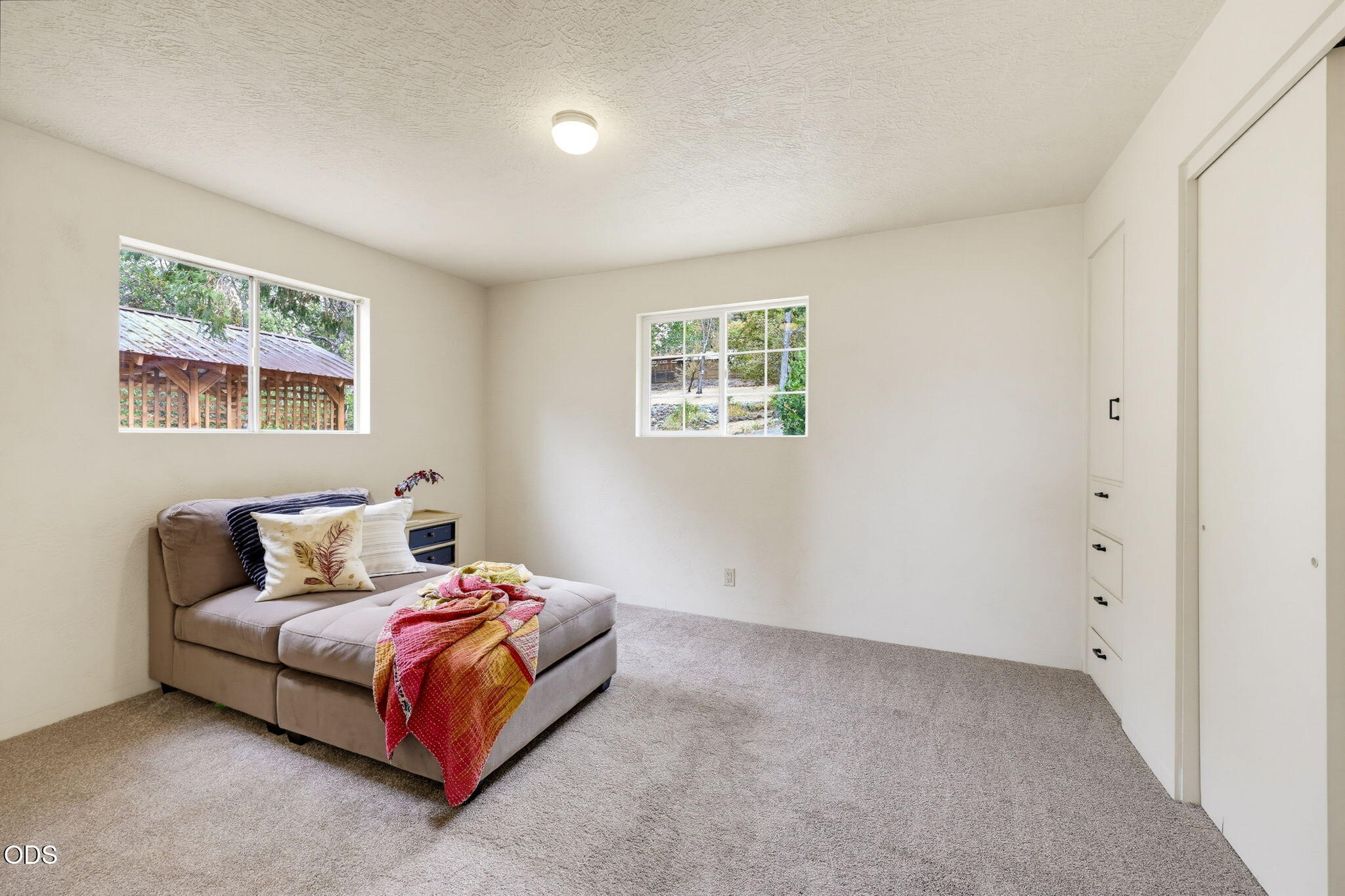 2590 Siskiyou Highway