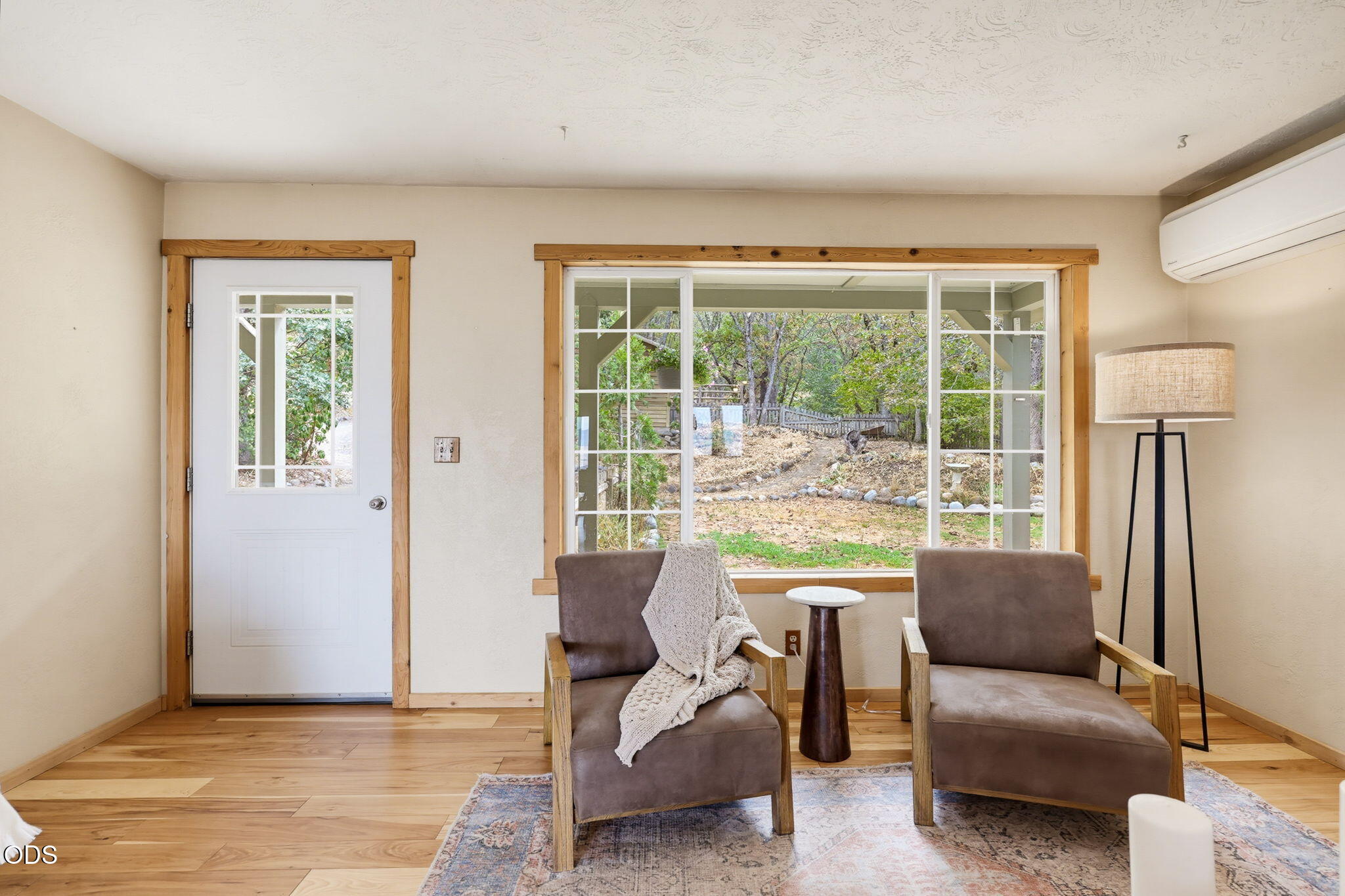 2590 Siskiyou Highway