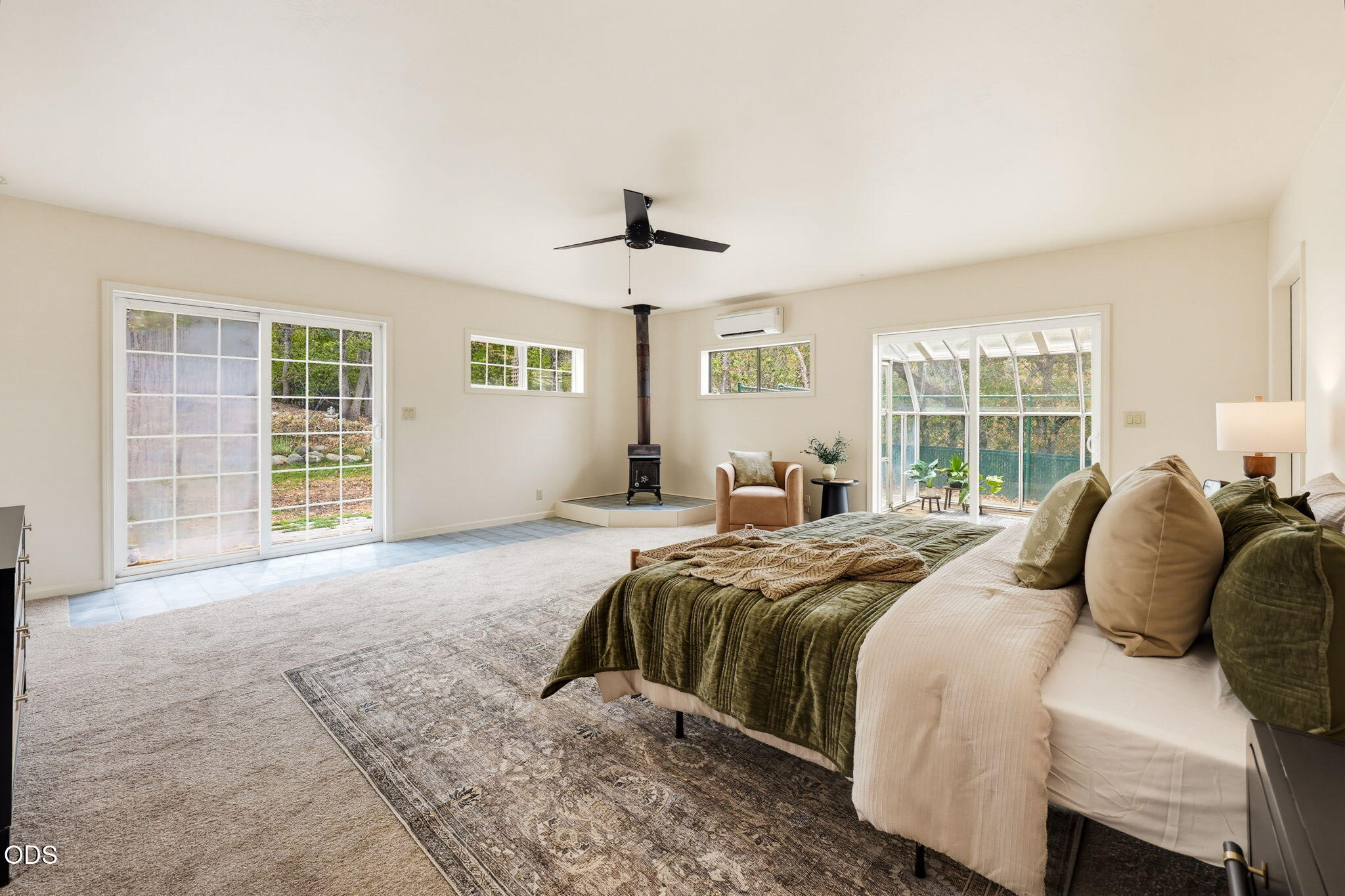 2590 Siskiyou Highway