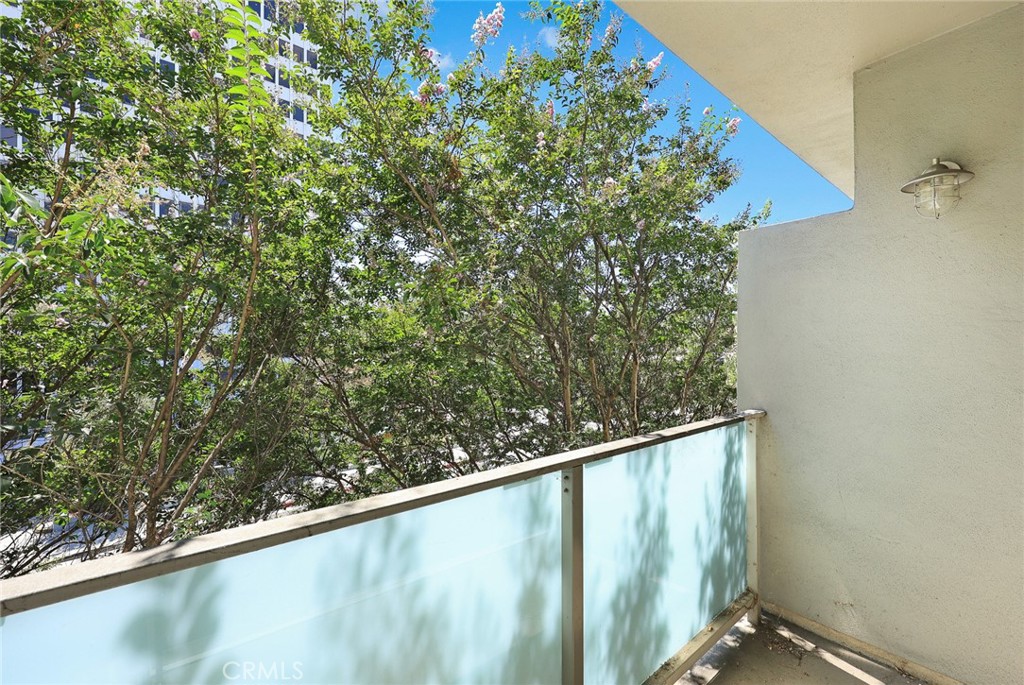 160 S Hudson Avenue 311