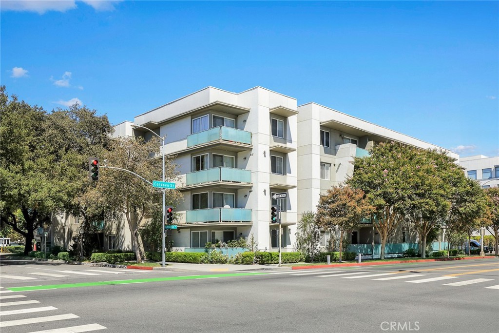 160 S Hudson Avenue 311