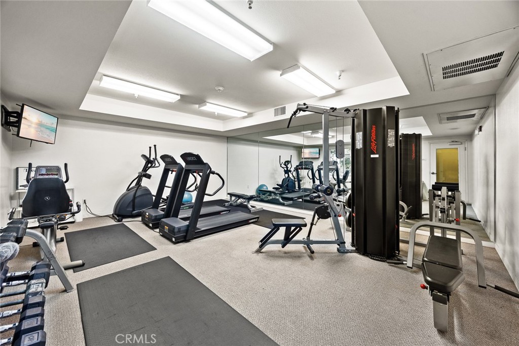 160 S Hudson Avenue 311