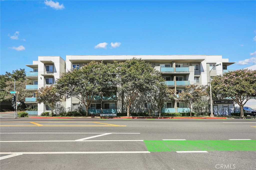 160 S Hudson Avenue 311