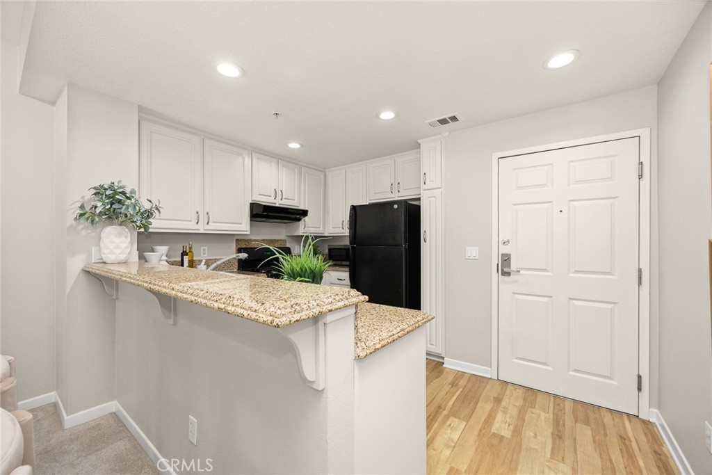 160 S Hudson Avenue 311