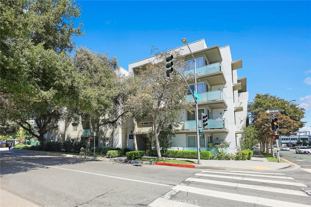 160 S Hudson Avenue 311