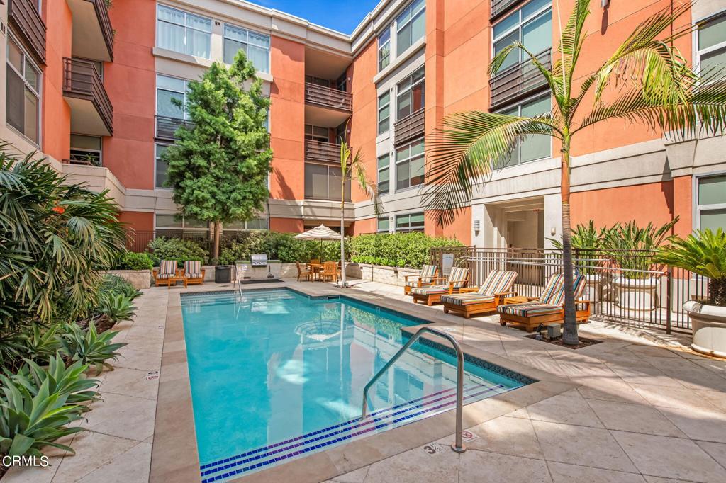 840 E Green Street Unit: 215