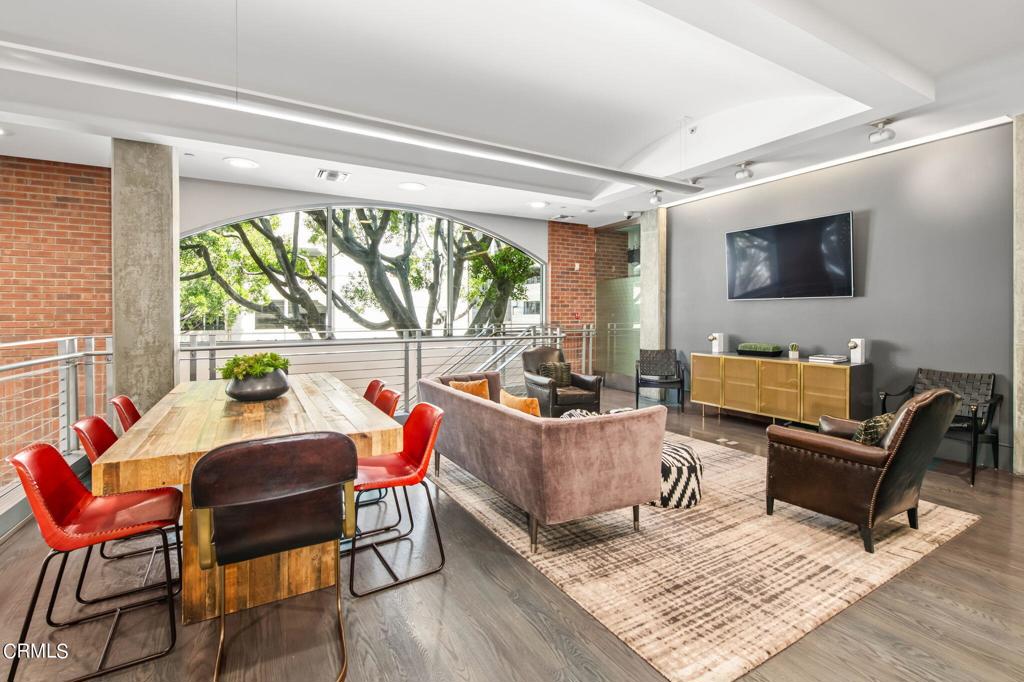 840 E Green Street Unit: 215