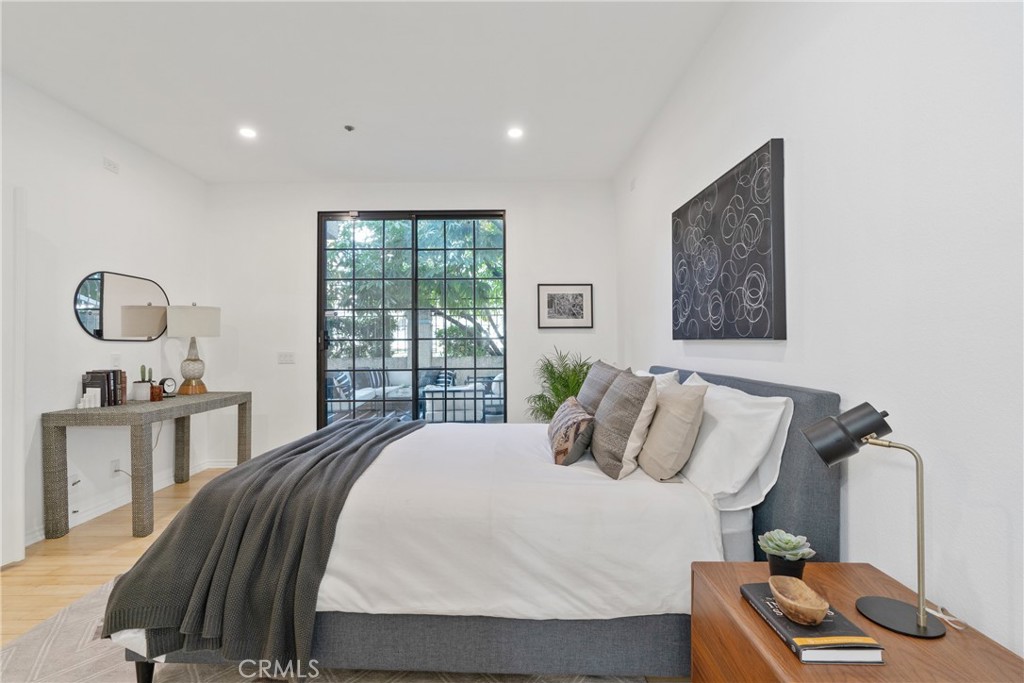 245 S Holliston Avenue Unit: 102