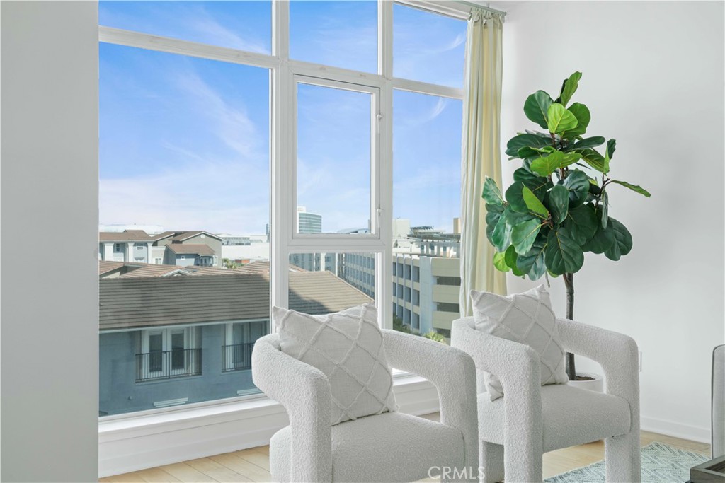 411 W Seaside Way 601