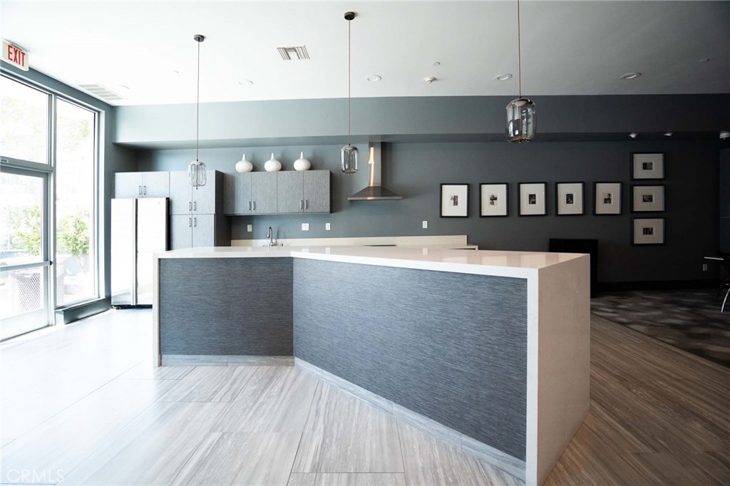 411 W Seaside Way 601