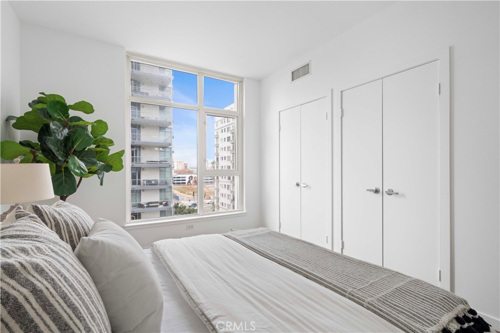 411 W Seaside Way 601