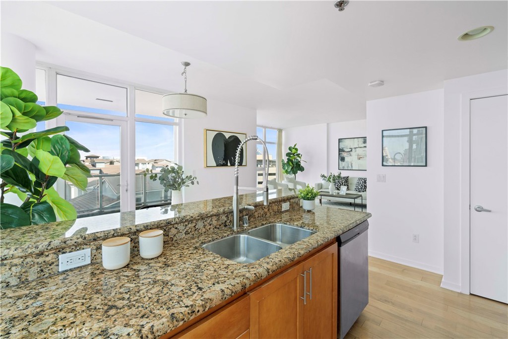 411 W Seaside Way 601