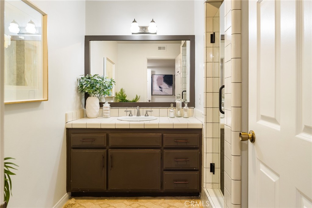 534 S Oak Knoll Ave 103