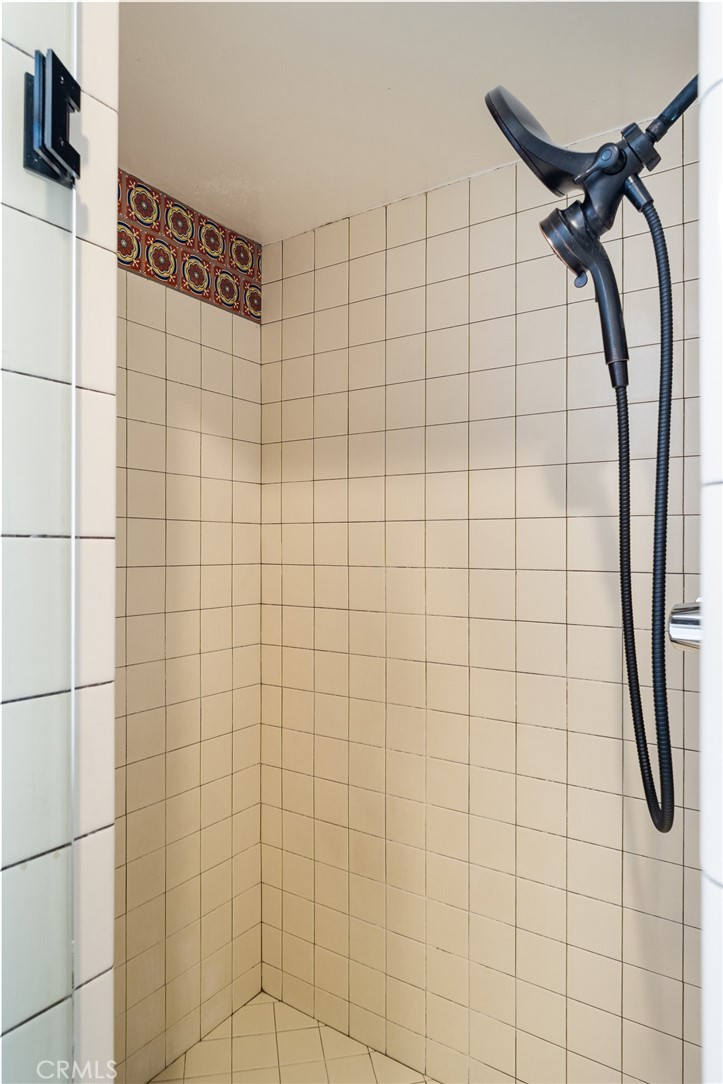 534 S Oak Knoll Ave 103