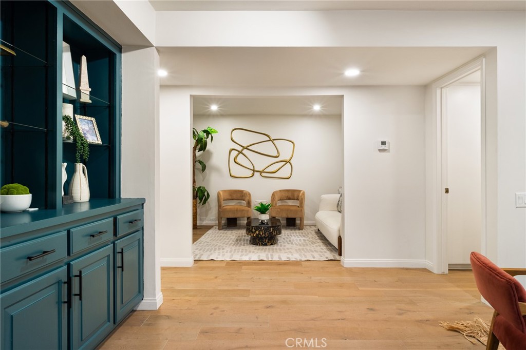 534 S Oak Knoll Ave 103