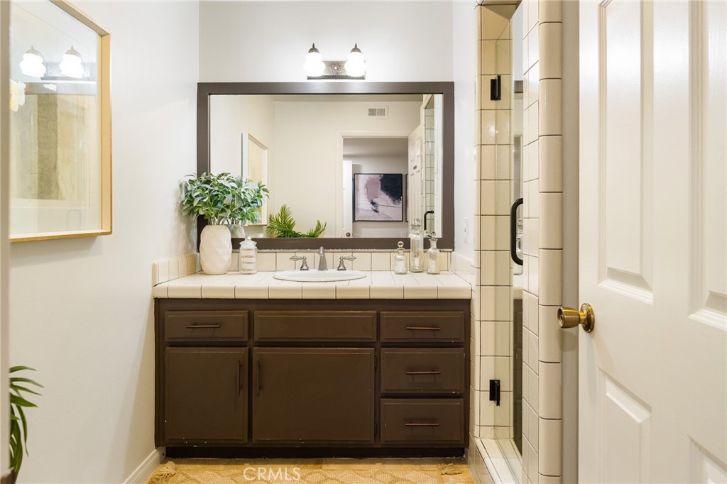 534 S Oak Knoll Ave 103