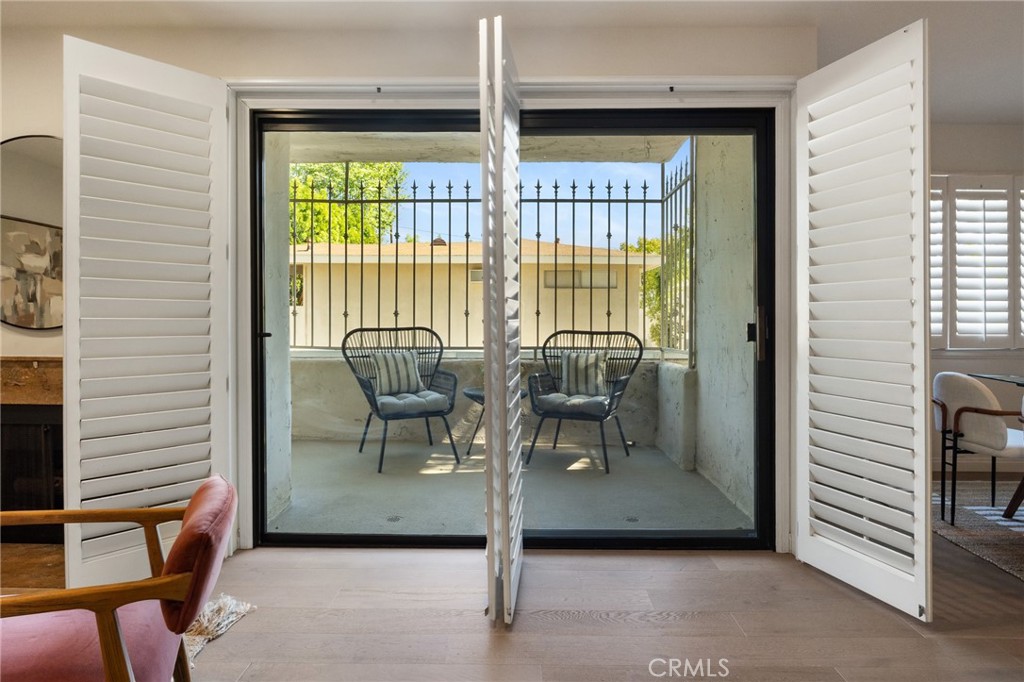 534 S Oak Knoll Ave 103