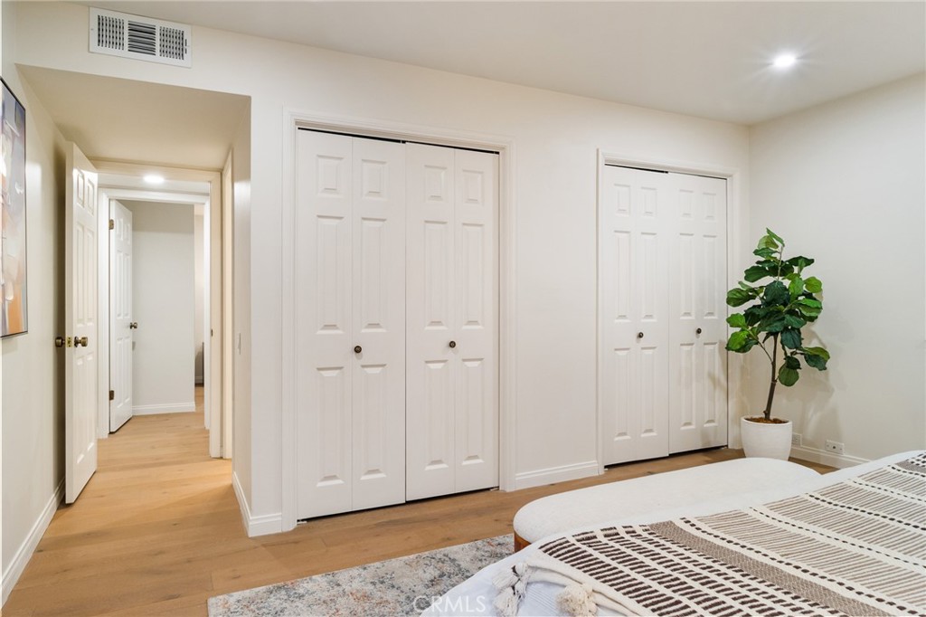 534 S Oak Knoll Ave 103