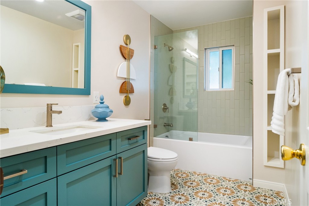 534 S Oak Knoll Ave 103