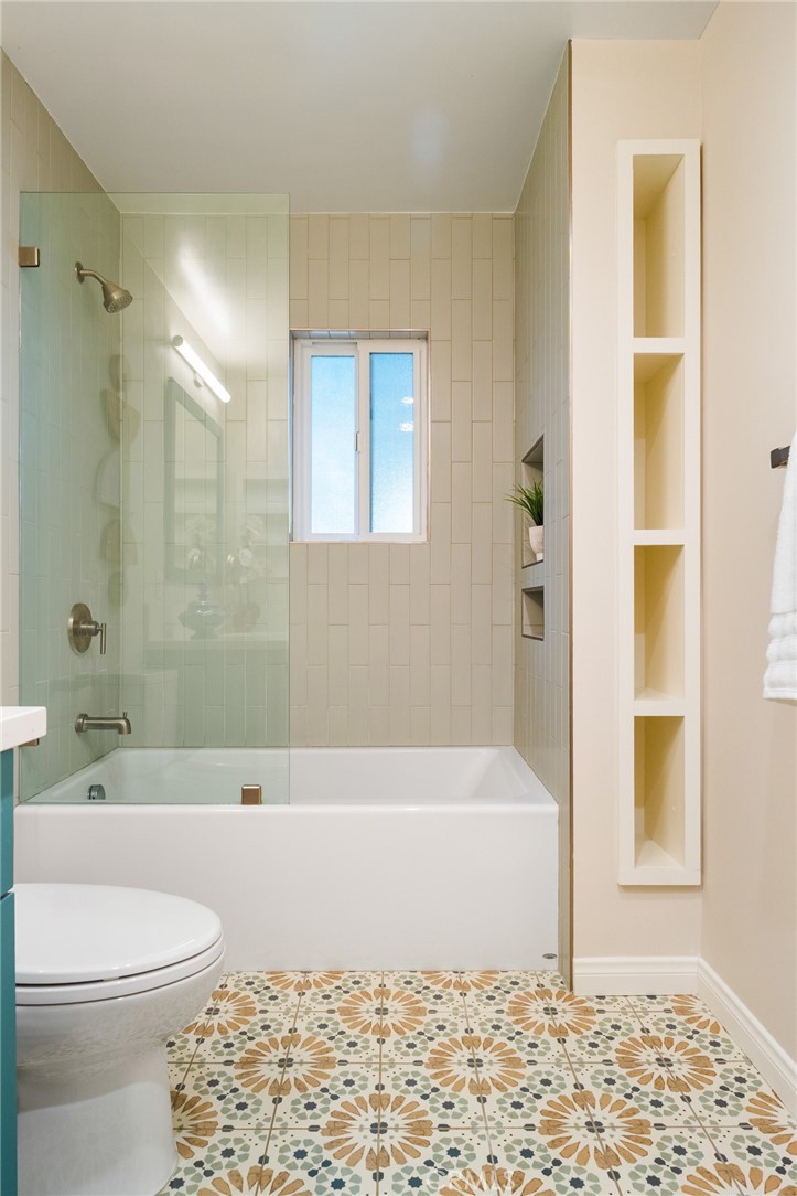 534 S Oak Knoll Ave 103