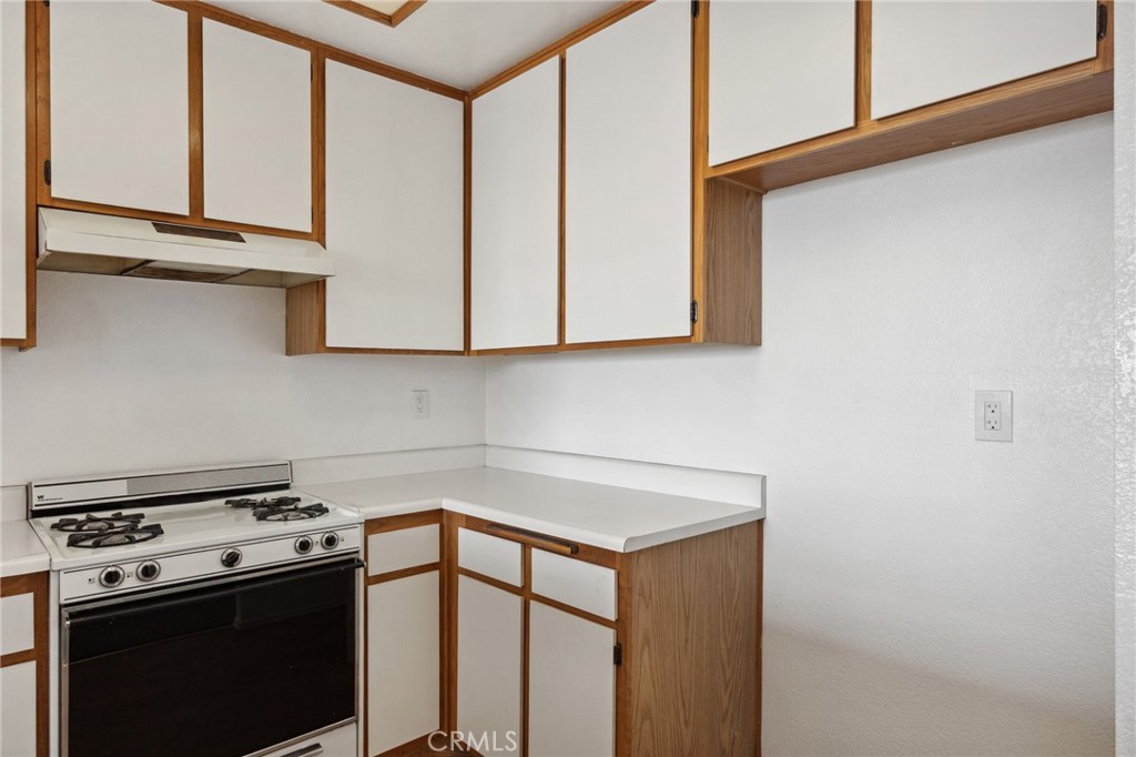 221 S Oak Knoll Avenue 308