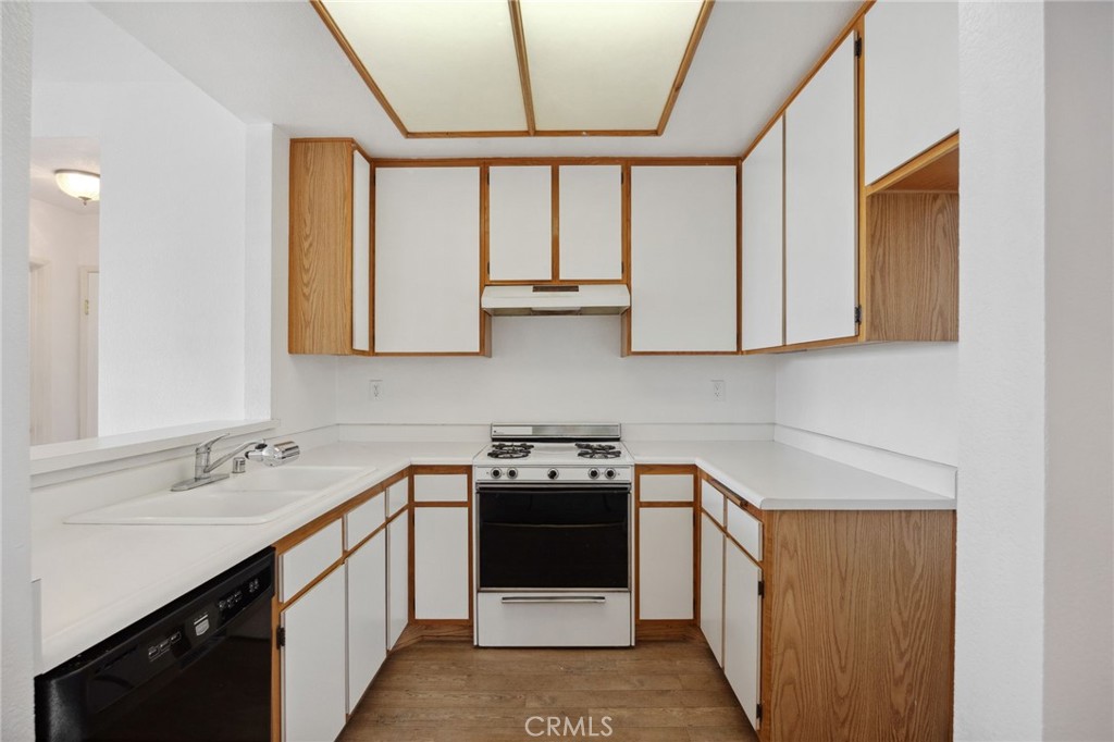 221 S Oak Knoll Avenue 308