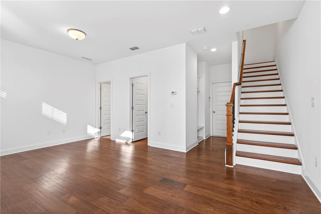 1752 Morningtide Lane NE