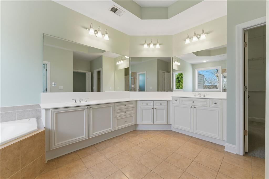 3040 Woodwalk Drive SE Unit 14