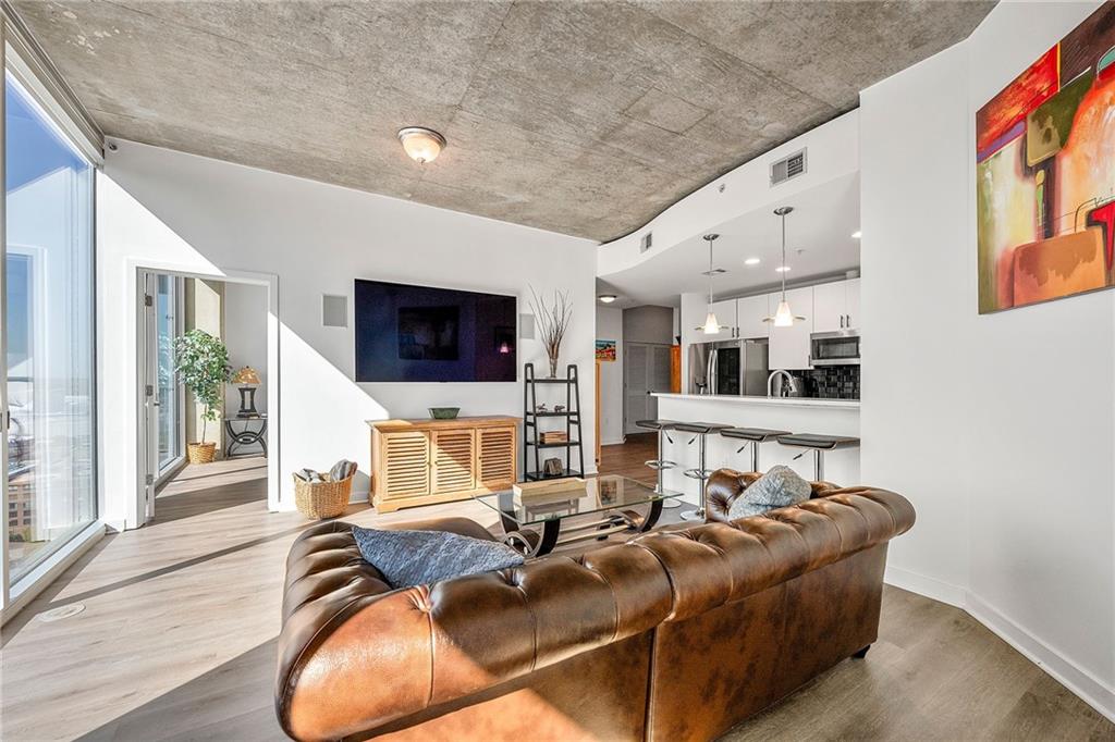 400 W Peachtree Street NW Unit 2011