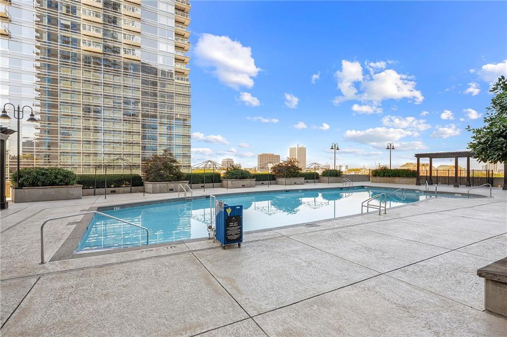 400 W Peachtree Street NW Unit 2011