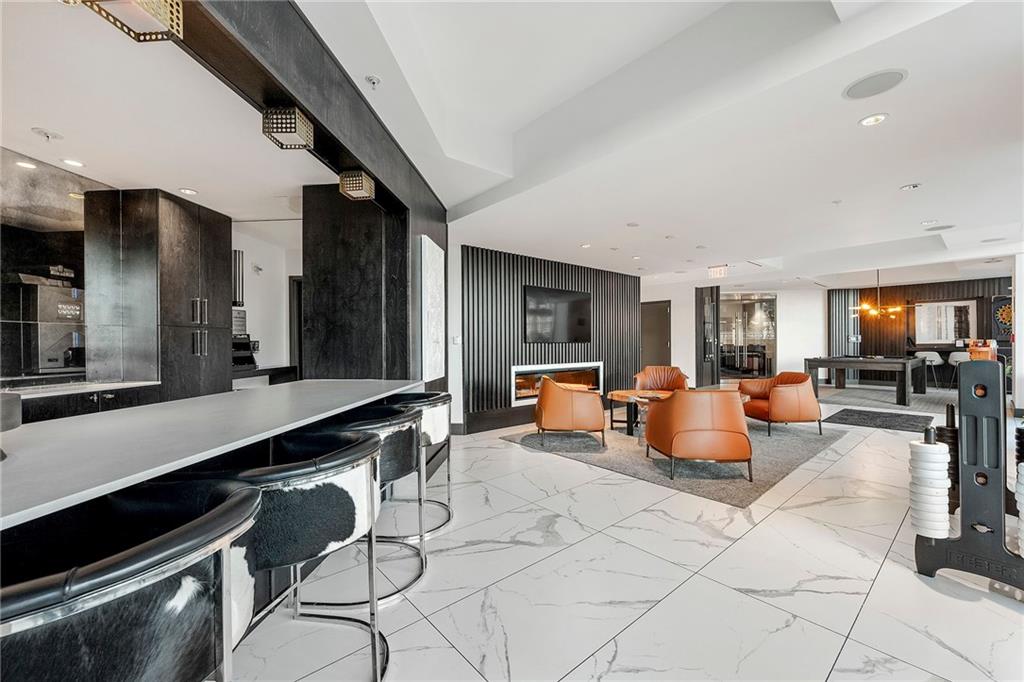 400 W Peachtree Street NW Unit 2011