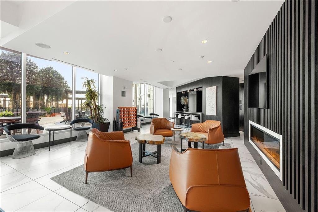 400 W Peachtree Street NW Unit 2011