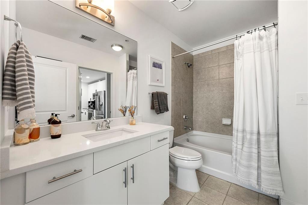 400 W Peachtree Street NW Unit 2011