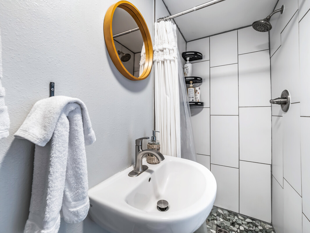 75-5776 KUAKINI HWY 341