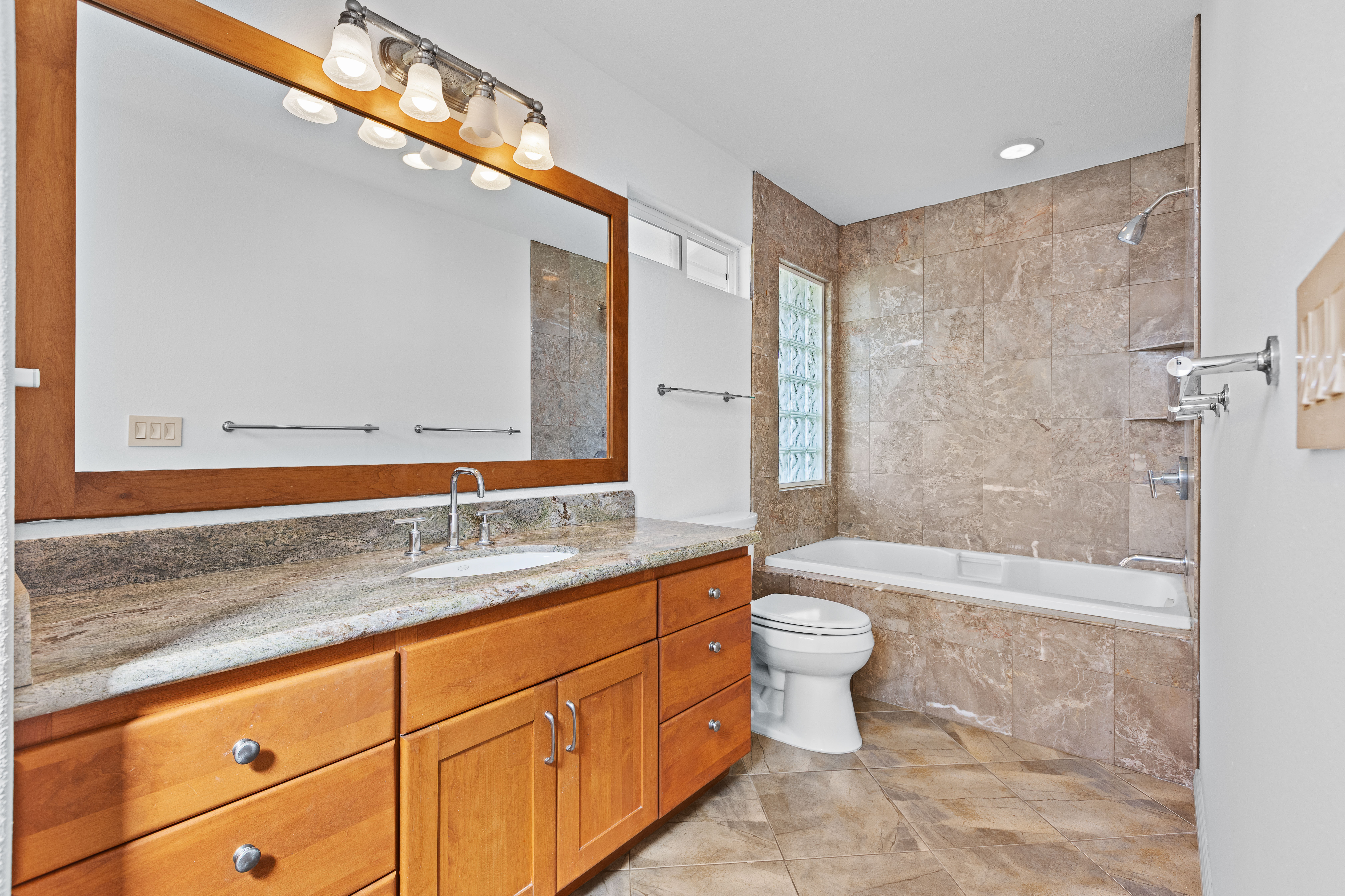 75-1069-A KAMALANI ST