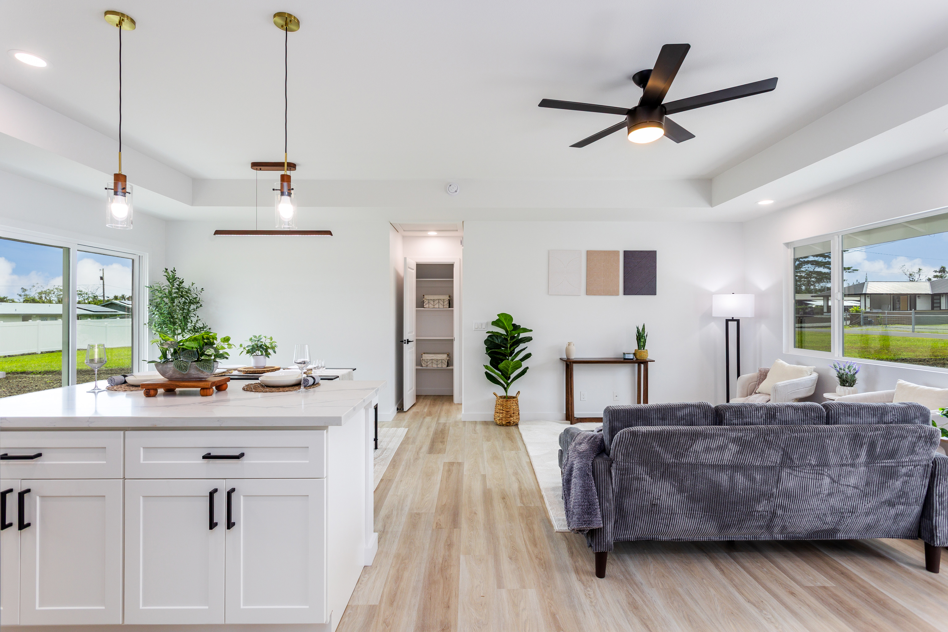 16-2083 MAUNA KEA DR