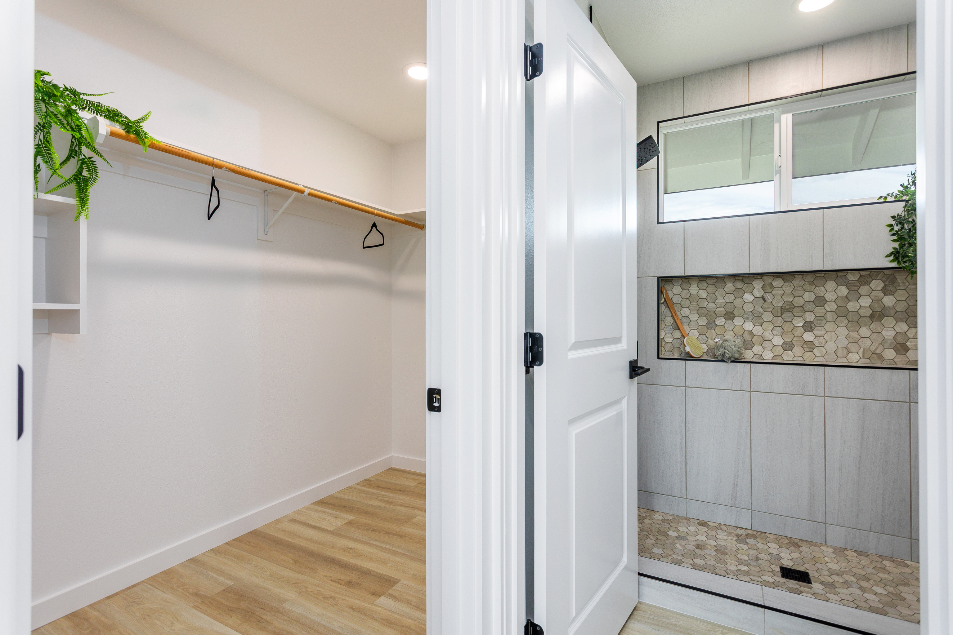 16-2083 MAUNA KEA DR