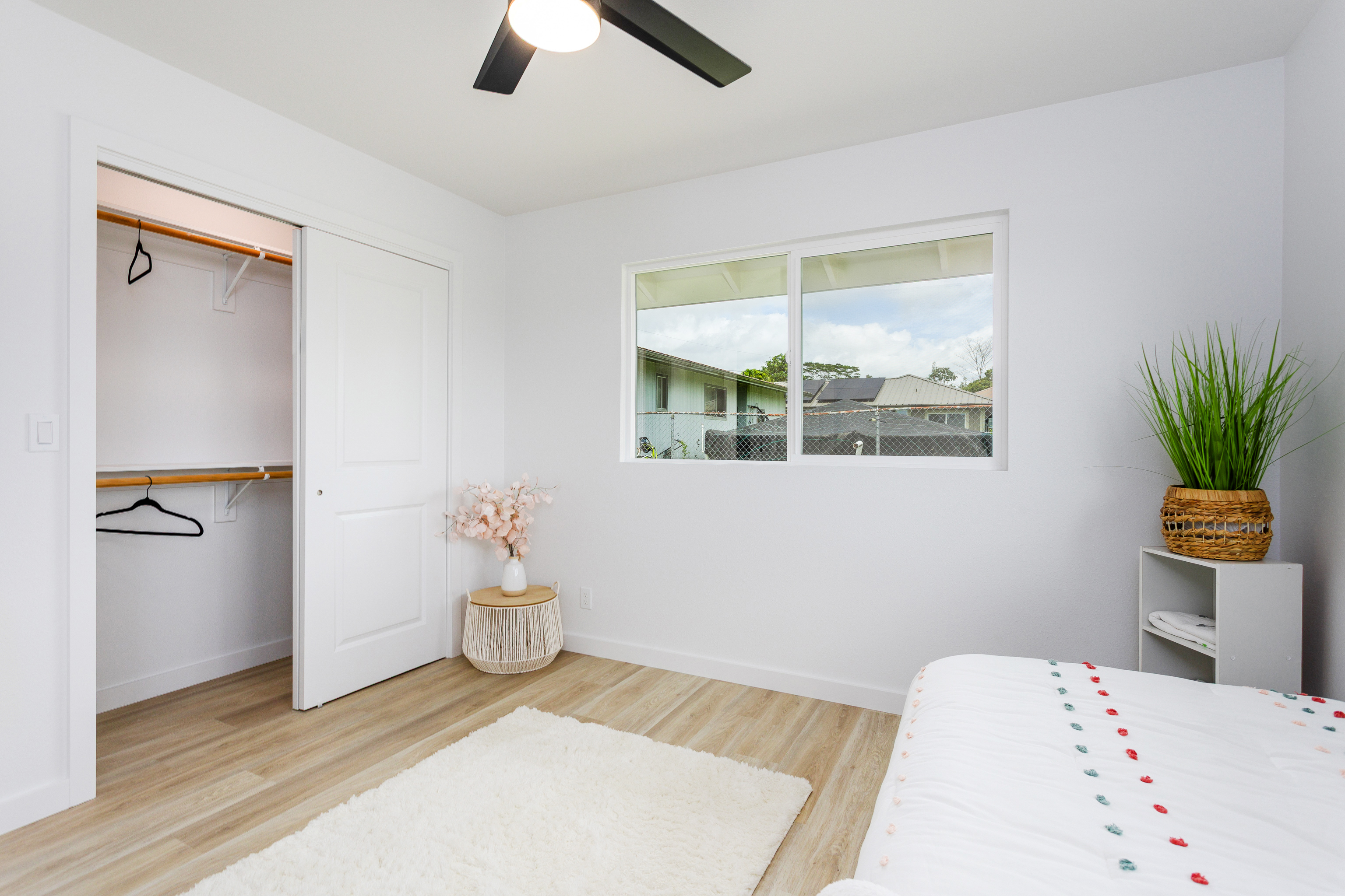 16-2083 MAUNA KEA DR