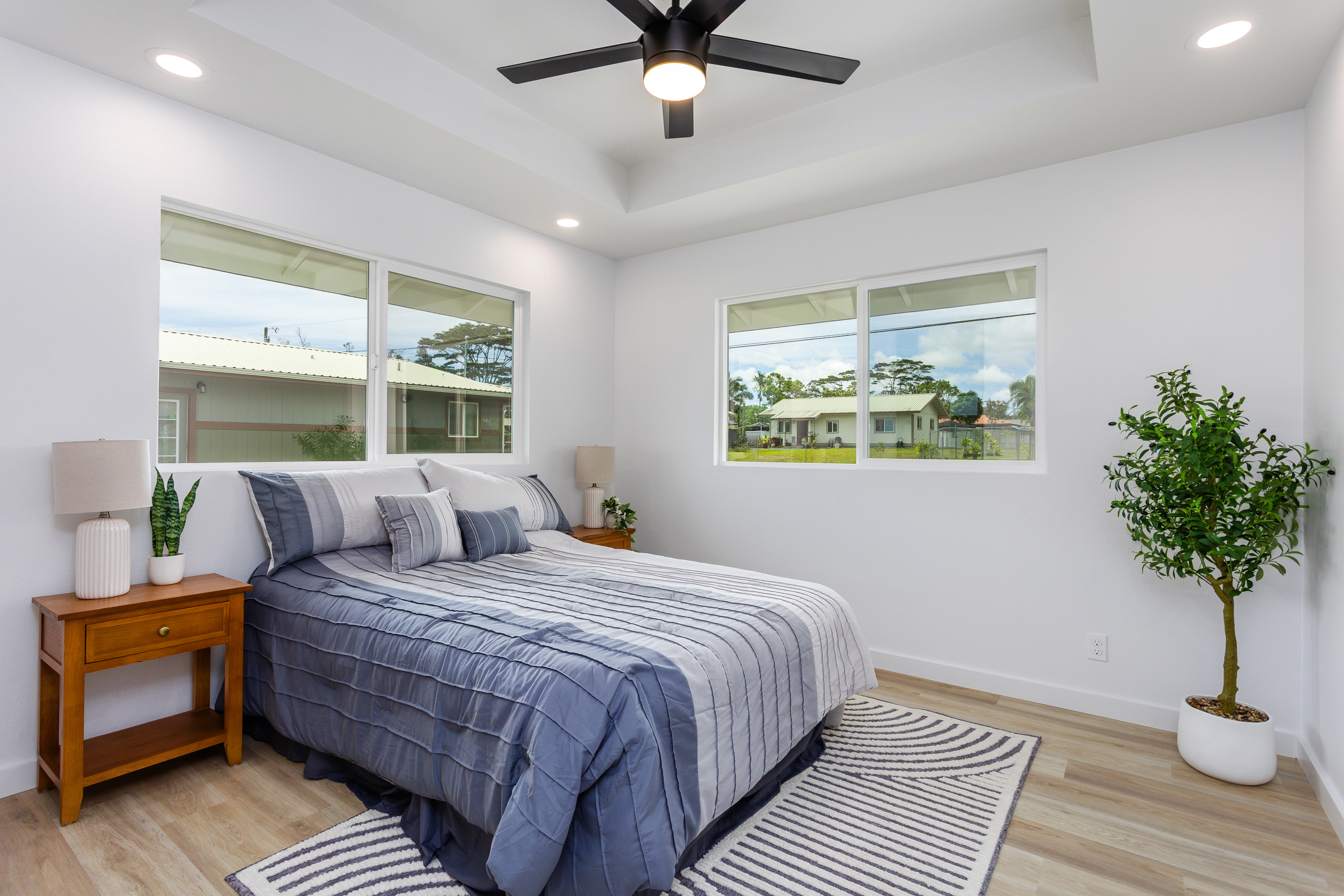 16-2083 MAUNA KEA DR