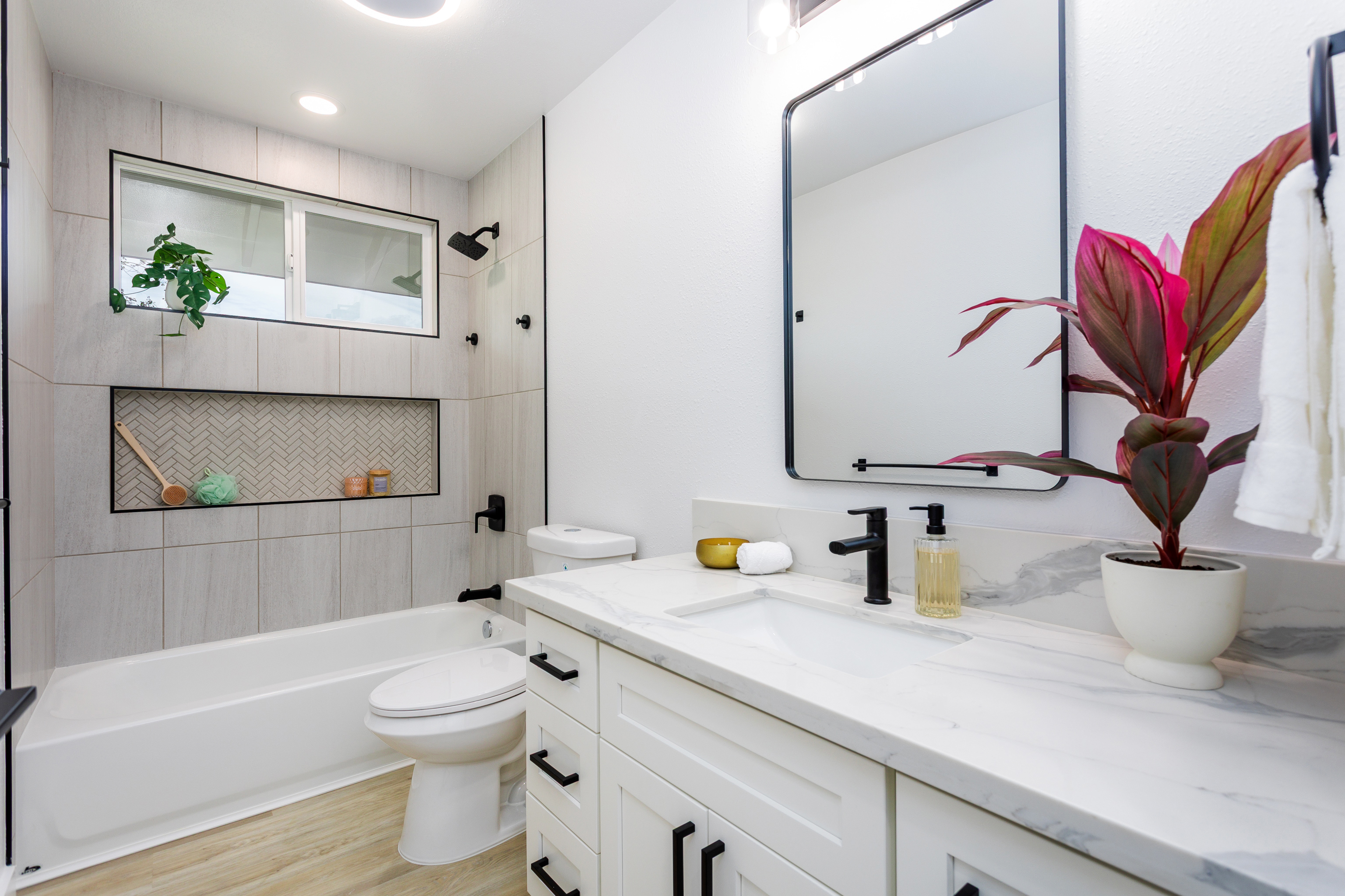 16-2083 MAUNA KEA DR