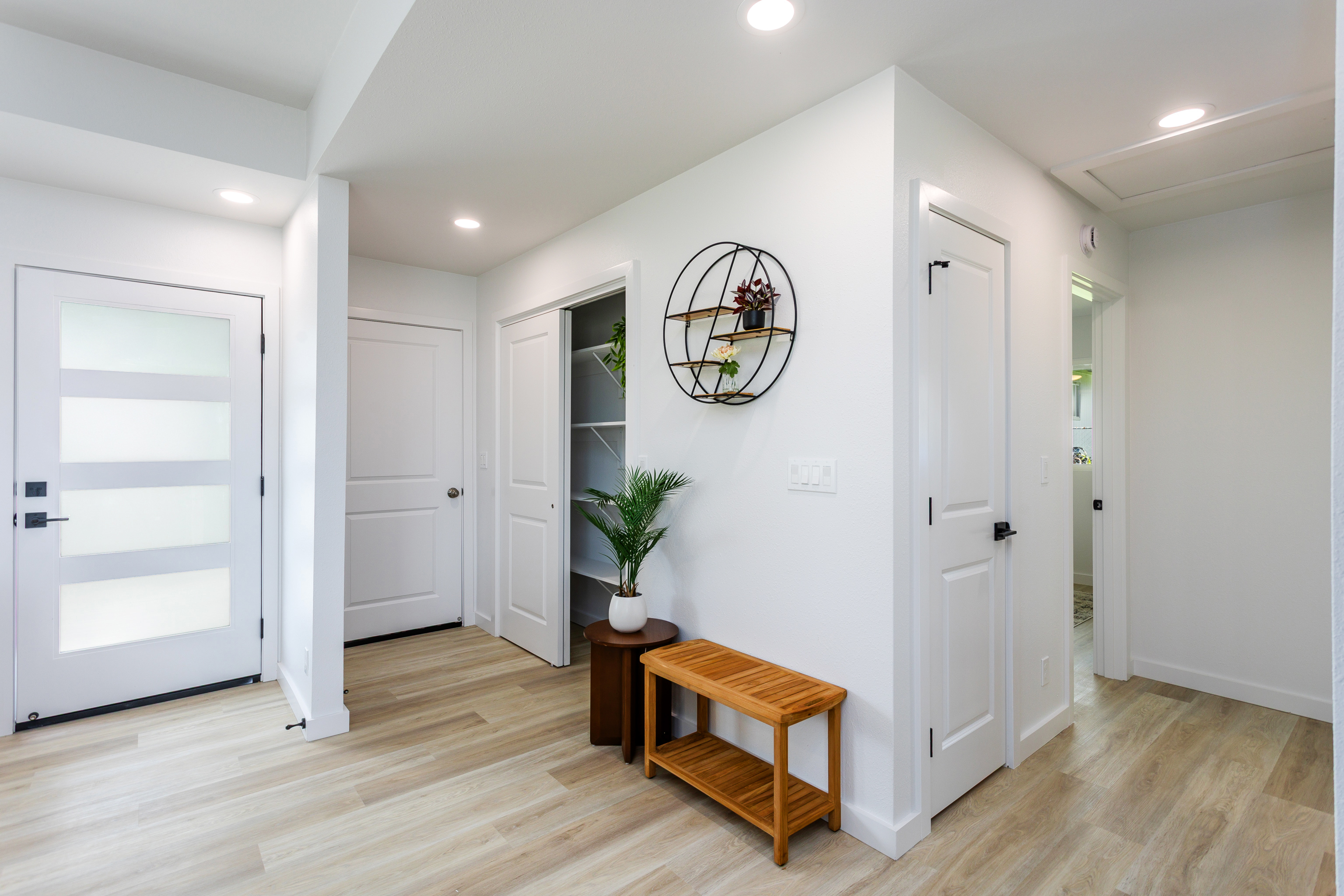 16-2083 MAUNA KEA DR