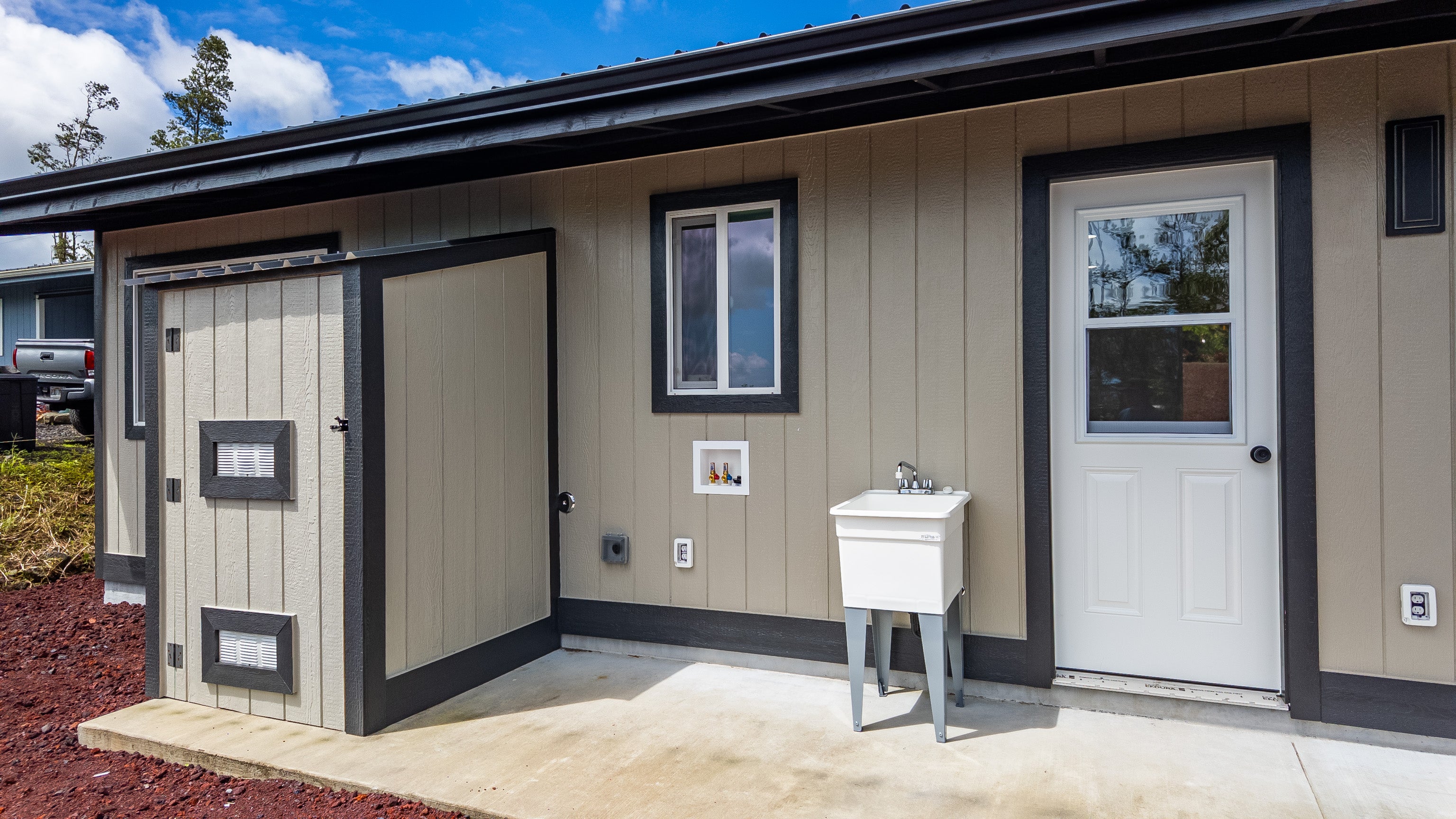 16-2051 PUKALANI DR