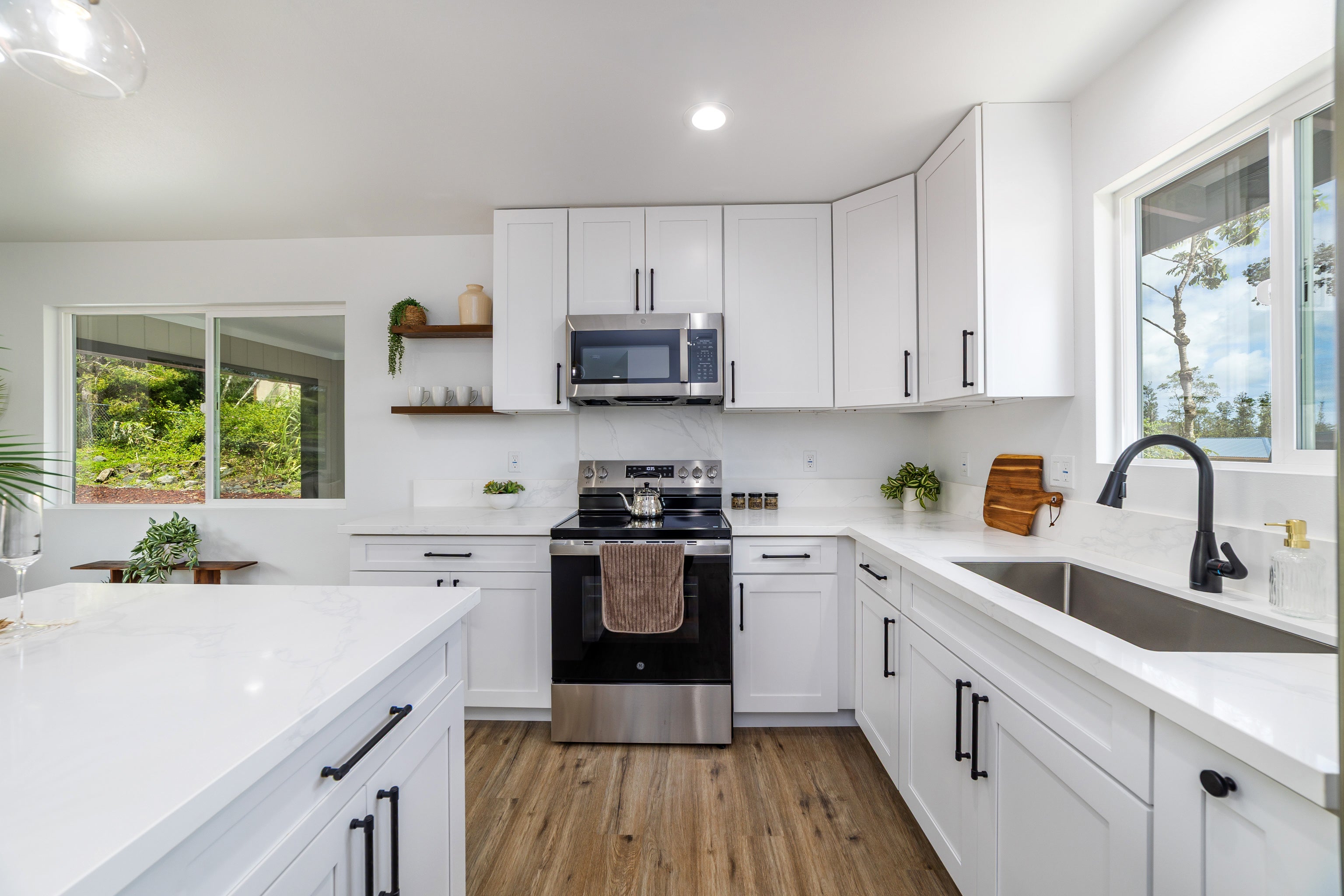 16-2051 PUKALANI DR