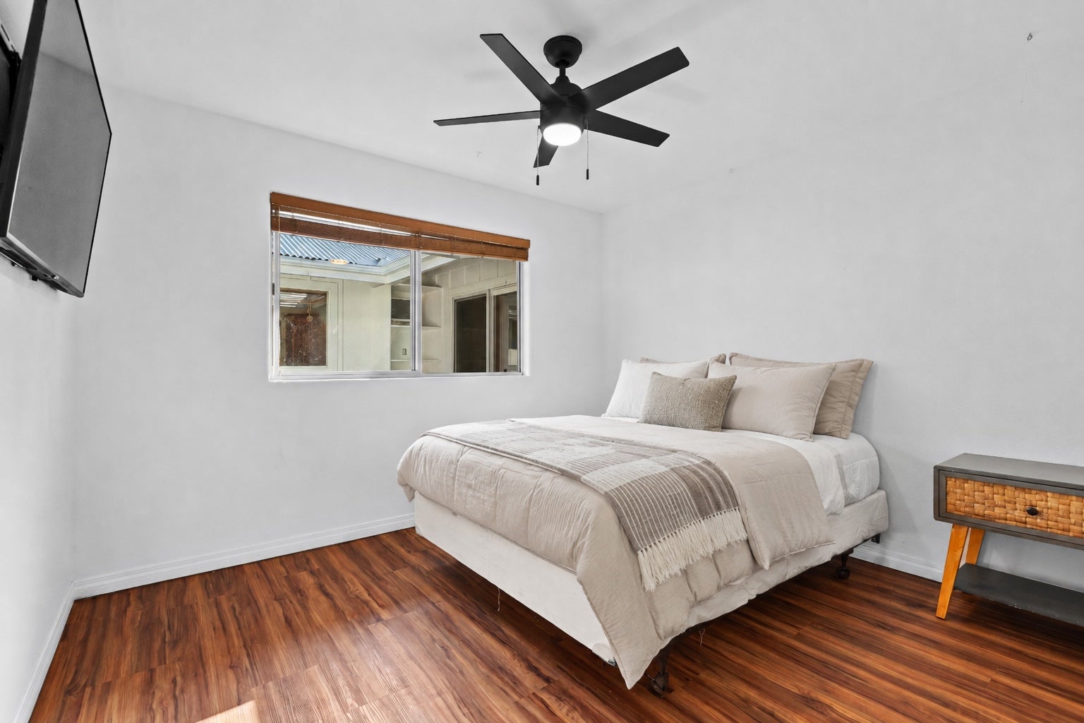 75-1069-A KAMALANI ST